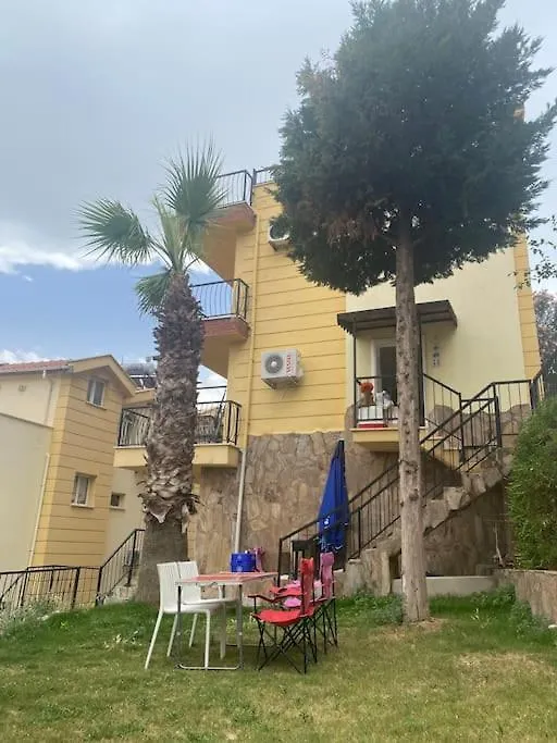 Deniz Manzarali, Havuzlu Ve Bahceli Triplex Villa 쿠사다시 0*,
