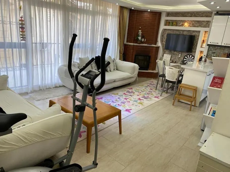 Deniz Manzarali, Havuzlu Ve Bahceli Triplex Villa 쿠사다시
