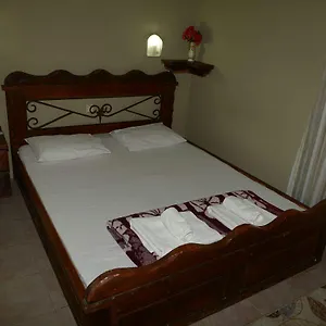 Alis Kuşadası