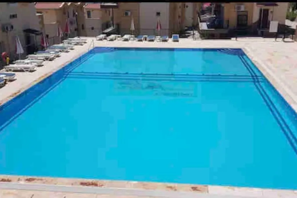 Deniz Manzarali, Havuzlu Ve Bahceli Triplex Villa Kuşadası